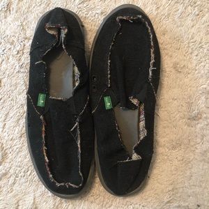 Black Sanuk size 9